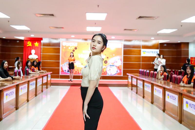 Thí sinh tham gia vòng Sơ khảo Miss HUTECH 2021 đợt 2 - ảnh 35