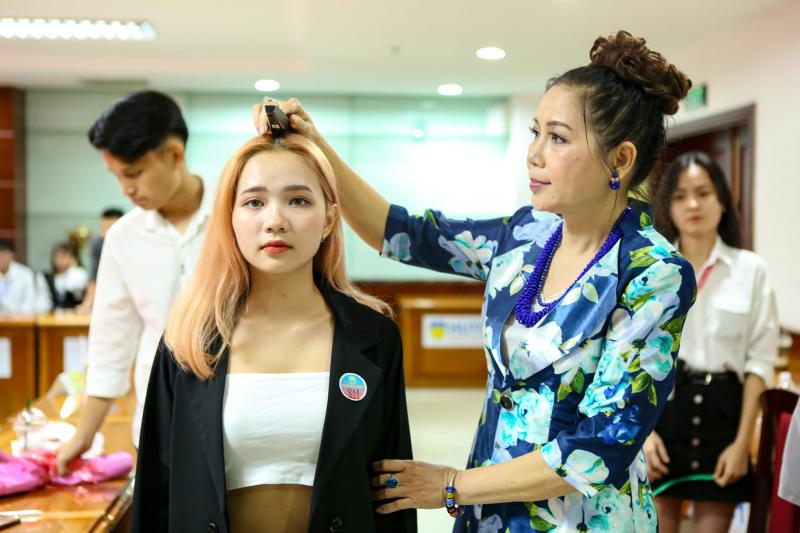 Kiểm tra nhân trắc học, chỉ số hình thể tại vòng Sơ khảo Miss HUTECH 2021 - ảnh 8