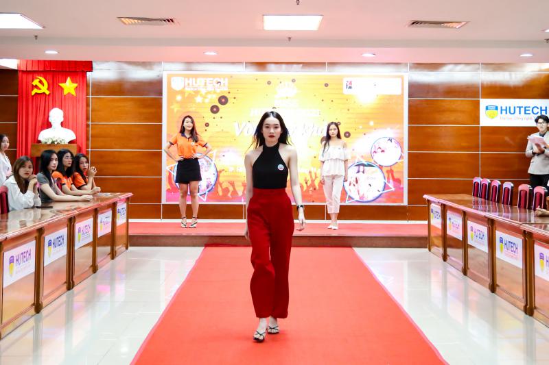 Thí sinh tham gia vòng Sơ khảo Miss HUTECH 2021 đợt 2 - ảnh 15