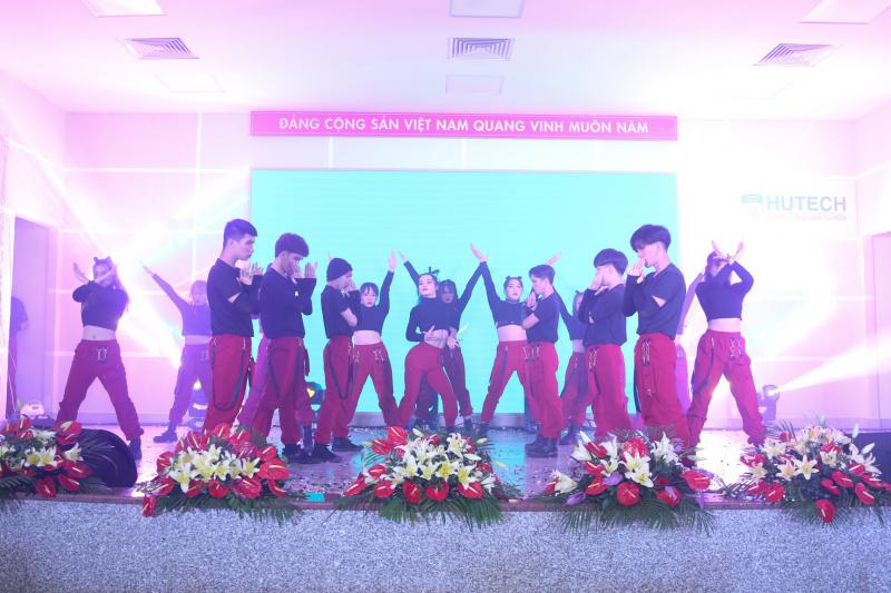 Tiết mục dancer nào làm bùng nổ Đêm phát động Miss HUTECH 2021? - ảnh 4