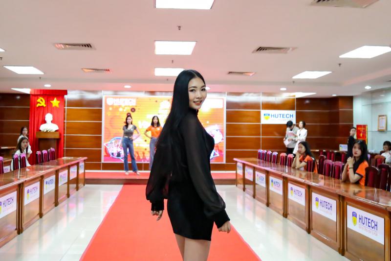 Thí sinh tham gia vòng Sơ khảo Miss HUTECH 2021 đợt 2 - ảnh 20