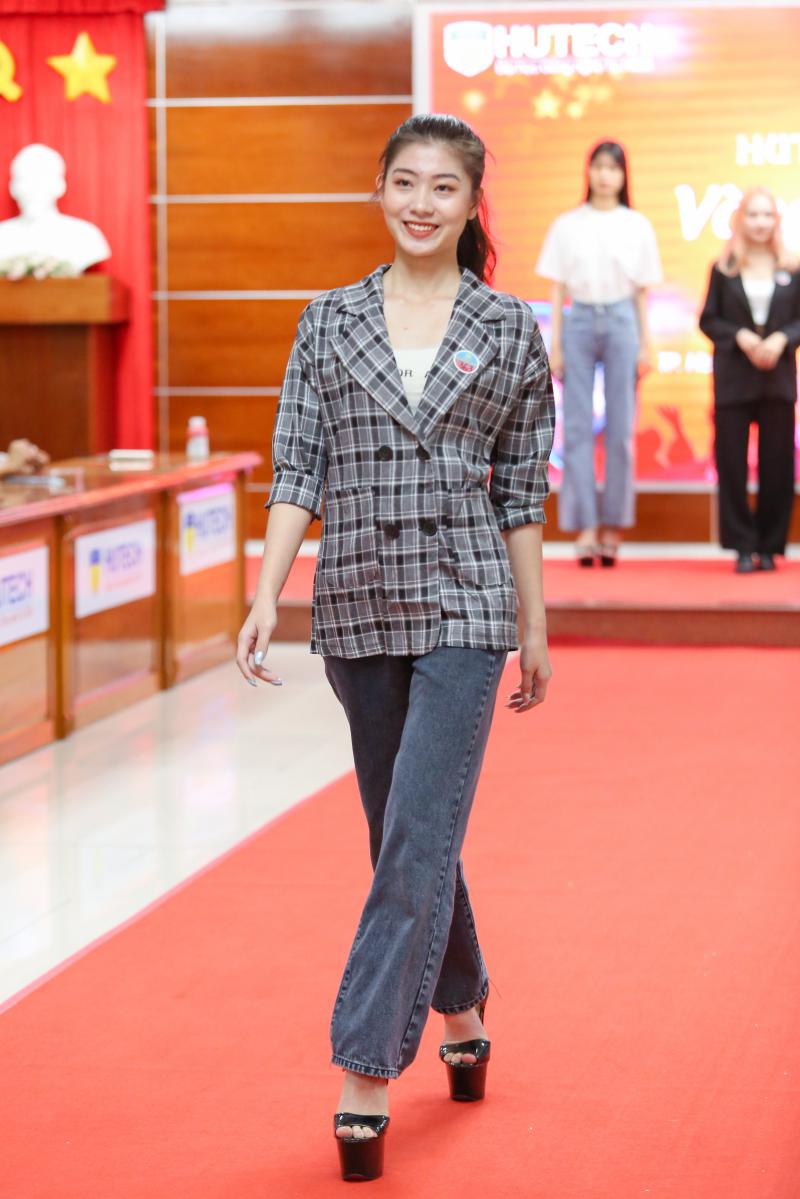 Thí sinh tham gia vòng Sơ khảo Miss HUTECH 2021 đợt 1 - ảnh 17