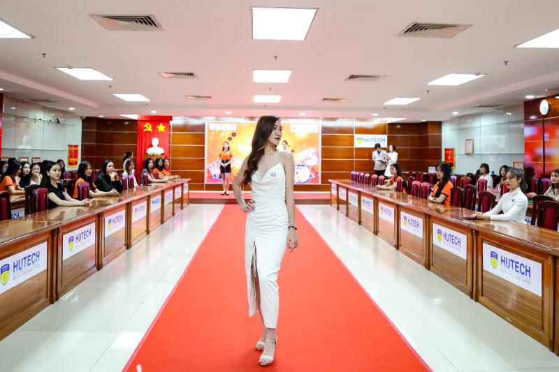 Thí sinh tham gia vòng Sơ khảo Miss HUTECH 2021 đợt 2 - ảnh 29