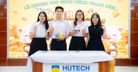 Sinh viên Khoa Tài chính - Thương mại lan tỏa yêu thương từ phong trào nuôi heo đất