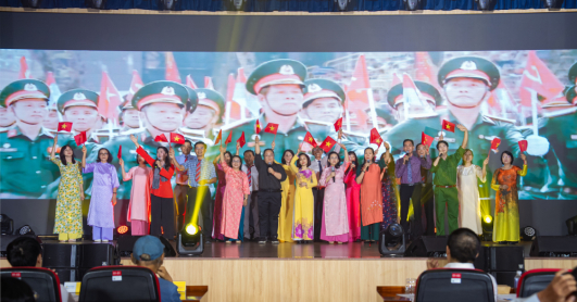 Một mùa giai điệu thăng hoa: HUTECH tôn vinh tháng 11 qua “Tiếng hát từ giảng đường” 2025