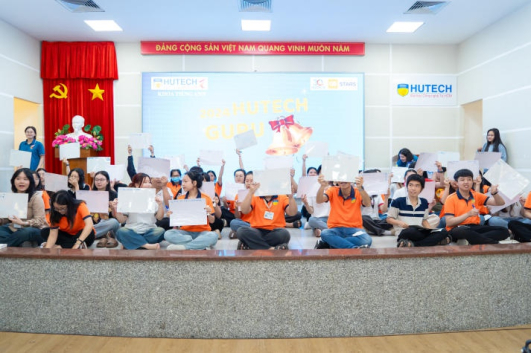 Nguyen Thi Thuy Kieu Crowned Champion of HUTECH Guru 2024
