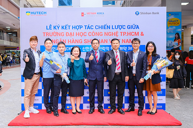 HUTECH and Shinhan Bank Vietnam signed a strategic cooperation agreement