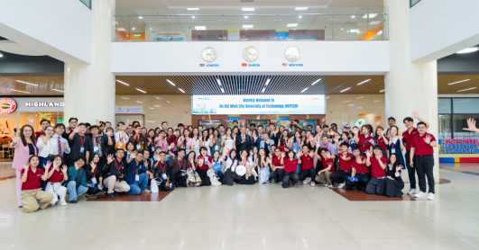 HUTECH connects international students, showcasing a modern and dynamic learning environment