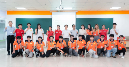 Ban cán sự khóa 2026 VJIT sẵn sàng kết nối và đồng hành cùng tập thể
