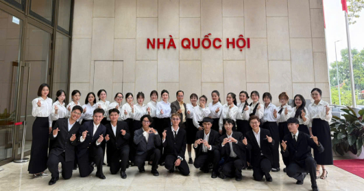 Trải nghiệm thực tế tại Hà Nội, sinh viên ngành Quan hệ quốc tế nuôi dưỡng bản lĩnh và tầm nhìn toàn cầu