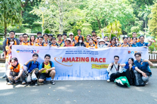 [Ảnh] Sinh viên Khoa Tiếng Anh bùng nổ năng lượng tại chương trình tập huấn kỹ năng Amazing Race - Keep Shining