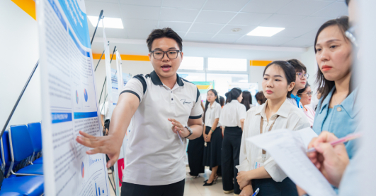 [Video] Ngày hội Poster Khoa Dược 2025: Khơi nguồn đam mê, lan tỏa tri thức khoa học