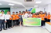Sinh viên Khoa Tài chính - Thương mại HUTECH tham quan Vietcombank