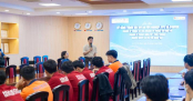 Sinh viên Viện kỹ thuật nâng cao kỹ năng báo cáo đồ án tốt nghiệp