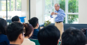 Sinh viên Khoa Kiến trúc - Mỹ thuật nâng cao tư duy quản lý qua góc nhìn chuyên gia