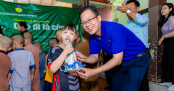 Doanh nhân, cựu sinh viên HUTECH trao yêu thương đến 55 em nhỏ tại Mái ấm An Lạc
