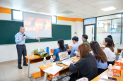 Giảng viên Khoa Tiếng Anh cập nhật phương pháp giảng dạy với giáo trình Voices