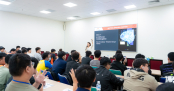 Sinh viên Công nghệ thông tin nâng cao năng lực tiếng Anh chuyên ngành trong kỷ nguyên AI
