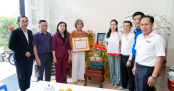 Truy tặng Huy hiệu 40 năm tuổi Đảng cho cố đồng chí Cao Tùng Anh