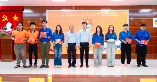 Lễ kết nạp Đoàn viên HUTECH: Bồi đắp lý tưởng, lan tỏa tinh thần trách nhiệm của tuổi trẻ