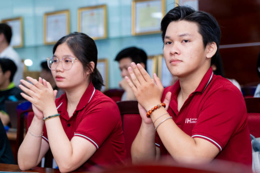 “AI Business Venture 2025” chính thức khởi động: Hành trình biến ý tưởng công nghệ thành giá trị kinh doanh