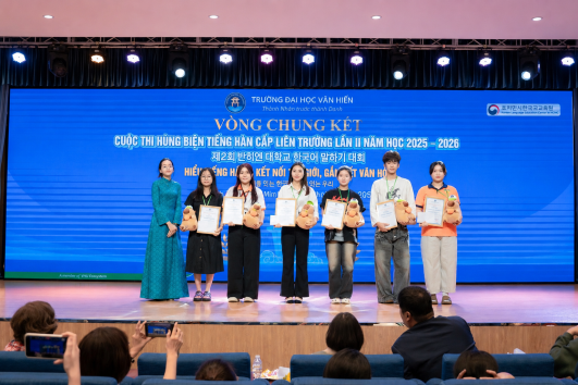 Students from the Faculty of Korean Studies win four awards at the 2nd Inter-University Korean Speech Contest