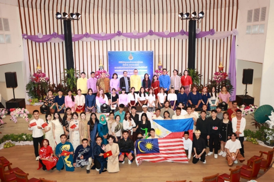 I-HUTECH students represented Vietnam at the Southeast Asia camp 