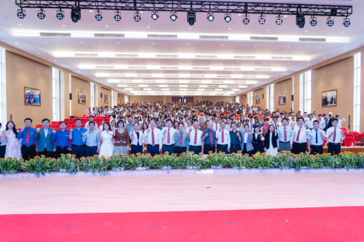 HUTECH tổng kết và khen thưởng Ban cán sự lớp năm học 2023-2024