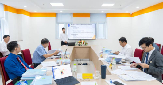 Nhiều lát cắt thực tiễn từ nghiên cứu Quản trị kinh doanh tại buổi bảo vệ luận văn/đề án Thạc sĩ HUTECH