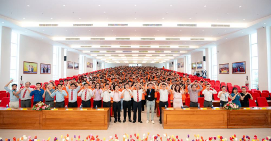 Hành trang quan trọng để tân sinh viên HUTECH tự tin bước vào giảng đường đại học sẽ có tại buổi Sinh hoạt đầu khoá sắp tới