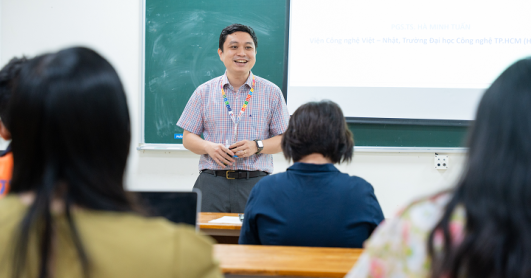 Giảng viên và sinh viên VJIT nâng cao kỹ năng xác định vấn đề và câu hỏi nghiên cứu