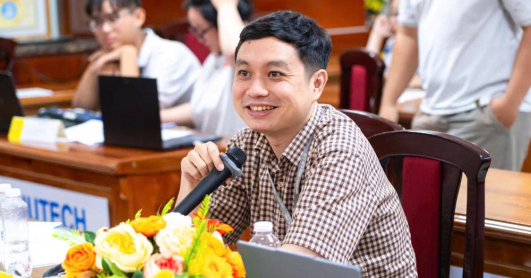 Trở thành phó giáo sư năm 34 tuổi