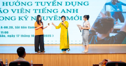 “Be the T.E.A.C.H.E.R the world needs”: Sinh viên Khoa Tiếng Anh tìm hiểu về nghề giáo trong kỷ nguyên số