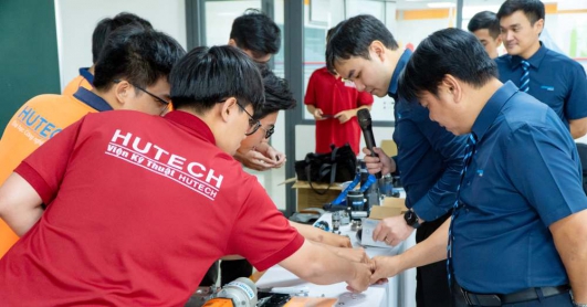 HUTECH Engineering students explore bolting solutions for construction