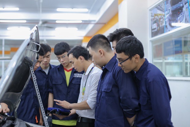 Khám phá tổ hợp môn ngành công nghệ ô tô đầy thú vị và tiềm năng tại Việt Nam