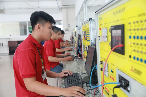 Học ngành Kỹ thuật điện tử - viễn thông thực hành, thực tập ở đâu?