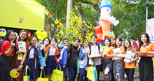 Sắc vàng HUTECH “phủ rợp” tại Ngày hội Tư vấn tuyển sinh - Hướng nghiệp 2021