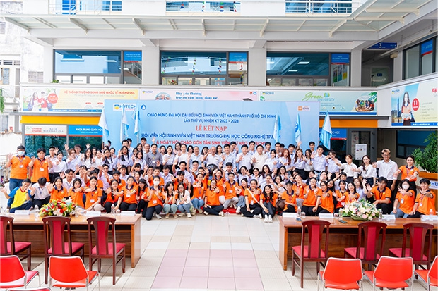 Rộn ràng Lễ kết nạp Hội viên Hội Sinh viên Việt Nam & Ngày hội chào đón tân sinh viên K23 tại HUTECH